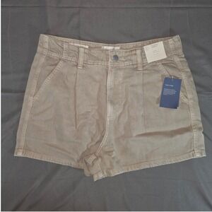 Universal Thread Khaki Pleated Denim Shorts High Rise Slim Fit Size 8 NWT
